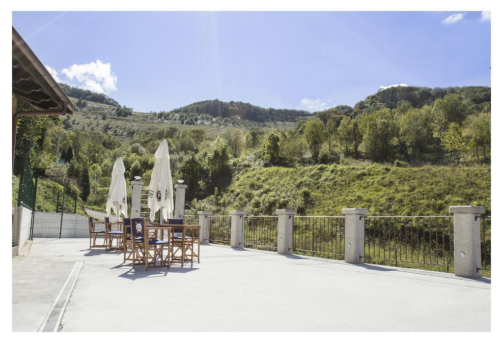 Tuilla Casa Rural Manuel De Pepa Xuaca מראה חיצוני תמונה